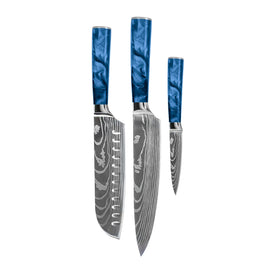 Couteaux Shinrai - Ensemble de 3 couteaux en résine époxy et saphir imprimé Damas - Couteau de chef, Santoku et couteau d'office Shinrai Knives - Damascus Print Epoxy Sapphire 3-delige Messenset - Koksmes + Santoku + Schilmes Messenset Shinrai Knives